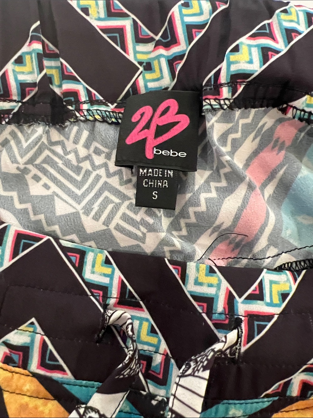 2B Bebe Geometric Print Elastic Waist Pants - Black, Yellow, Teal, Pink
Size S - Picture 3 of 3